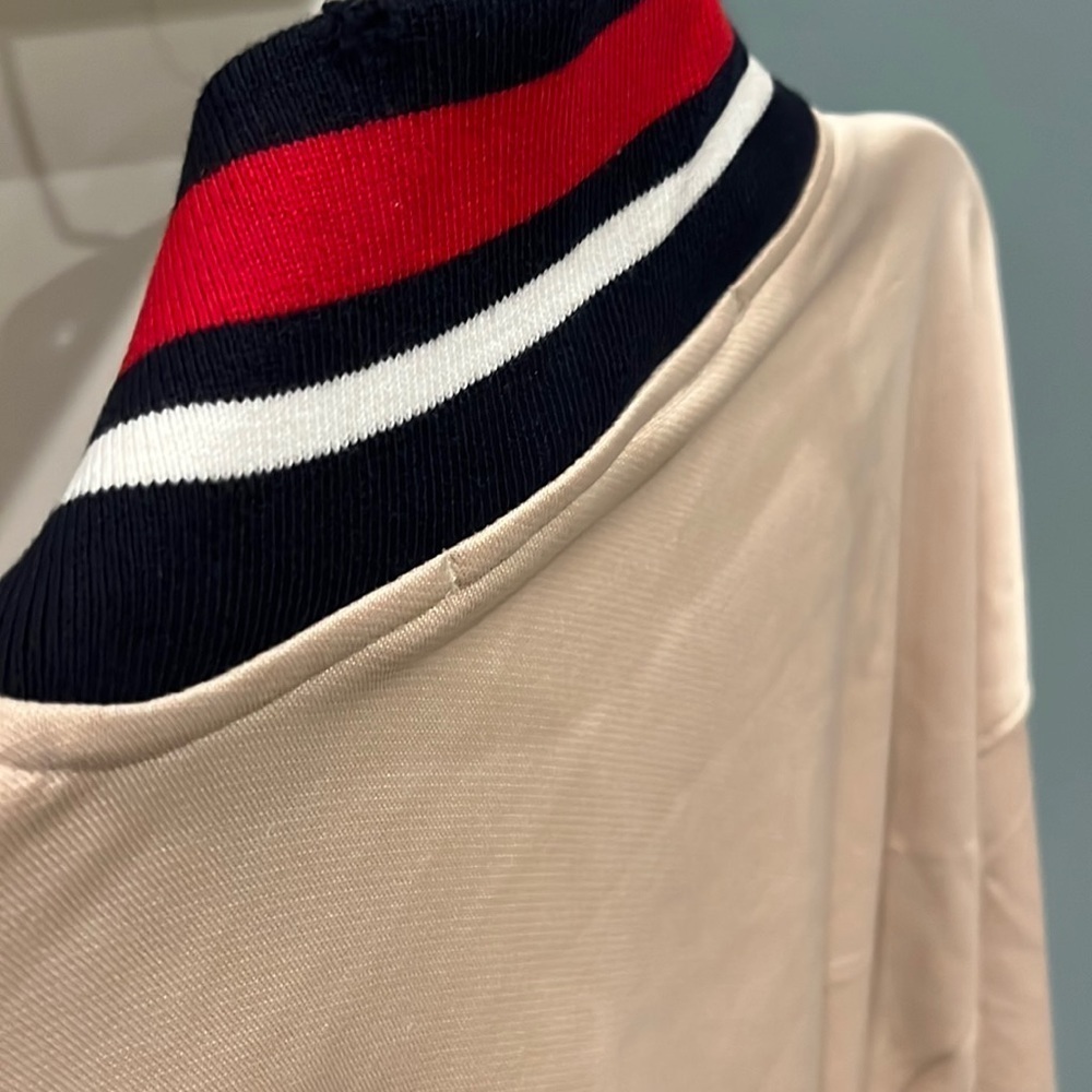 Deadstock PLAYBOY x MISSGUIDED Crop Pull Over - Picture 10 of 16